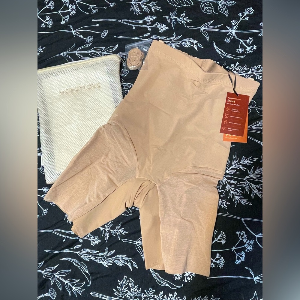 Honey love Superpower Short S NWT